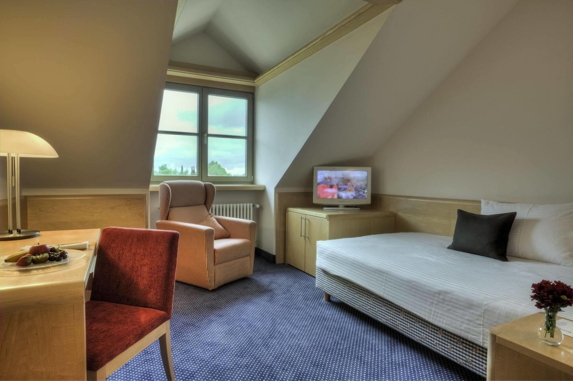 Hotel Zur Post 애쉬하임 외부 사진